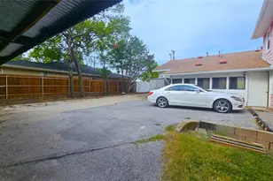 1015 S Welch St, Denton, TX 76201 - Photo 5