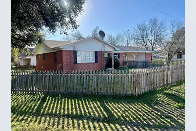 216 Woodlawn Avenue, Strawn, TX 76475 - Photo 3