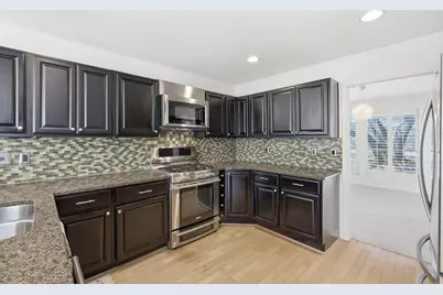 3718 Wooded Creek Drive, Farmers Branch, TX 75244 - Photo 7