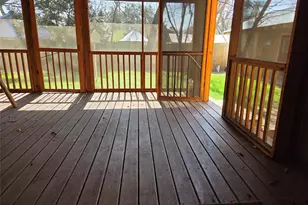 503 W 3rd St, Cleburne, TX 76033 - Photo 23