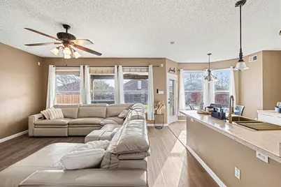 6715 Canyon Creek Drive, Arlington, TX 76001 - Photo 3