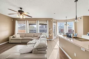 6715 Canyon Creek Dr, Arlington, TX 76001 - Photo 3