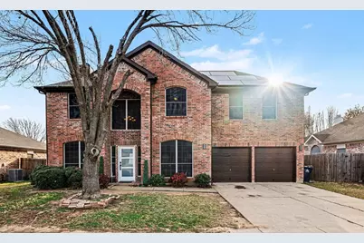 6715 Canyon Creek Drive, Arlington, TX 76001 - Photo 1