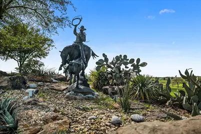 701 W Walcott Street, Pilot Point, TX 76258 - Photo 5