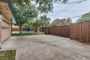 4426 Laren Ln, Dallas, TX 75244 - Photo 35