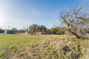 901 S Miller St, Breckenridge, TX 76424 - Photo 21