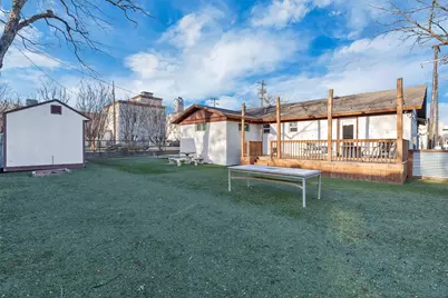 212 N Crockett Street, Granbury, TX 76048 - Photo 25