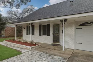 806 Waggoner Dr, Arlington, TX 76013 - Photo 5