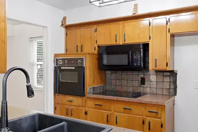 806 Waggoner Drive, Arlington, TX 76013 - Photo 11