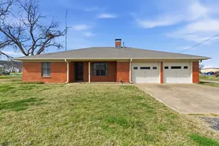 207 Pine St, Gordon, TX 76453 - Photo 1