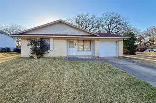 1901 Pyramid Dr, Mesquite, TX 75149 - Photo 1