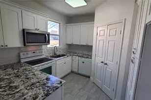 2707 Stratford Ct, Euless, TX 76039 - Photo 7