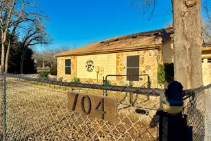 704 Legendary Ln, Mabank, TX 75156 - Photo 5