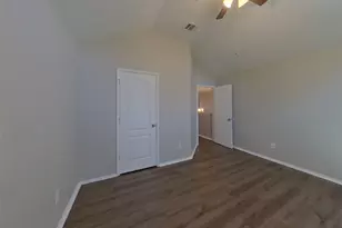 2784 Sweetbriar Ln, Grand Prairie, TX 75052 - Photo 19