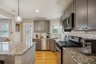 1938 Newport Ave, Dallas, TX 75224 - Photo 9