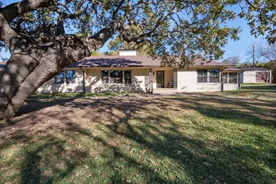 300 W College Avenue, Alvarado, TX 76009 - Photo 3