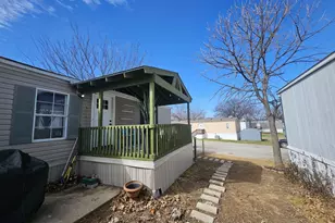 5714 Shoreline Cir S, Fort Worth, TX 76119 - Photo 11