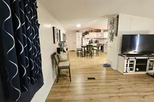 5714 Shoreline Cir S, Fort Worth, TX 76119 - Photo 3