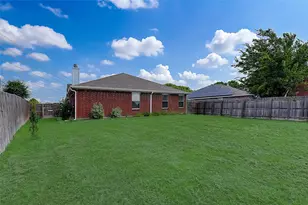2048 Waterfield Ct, Grand Prairie, TX 75052 - Photo 27