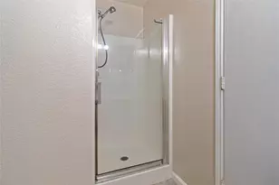 2048 Waterfield Ct, Grand Prairie, TX 75052 - Photo 17