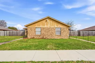 1109 Mountain View St, Glenn Heights, TX 75154 - Photo 1