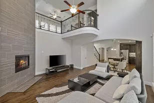 409 Palamedes St, Lewisville, TX 75056 - Photo 5