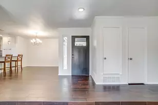 2017 Garden Oaks Dr, Arlington, TX 76012 - Photo 3