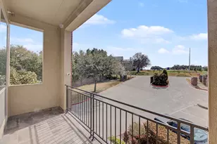 101 Decker Ct, Irving, TX 75062 - Photo 29