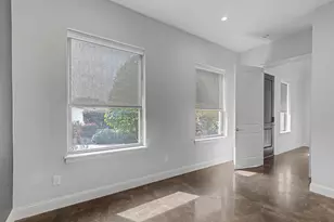 101 Decker Ct, Irving, TX 75062 - Photo 7
