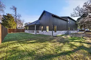 114 Castlewood Rd, Enchanted Oaks, TX 75156 - Photo 1