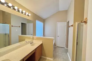 875 Shoal Creek Dr, Arlington, TX 76001 - Photo 11
