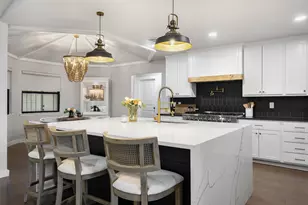 10544 Cox Ln, Dallas, TX 75229 - Photo 3