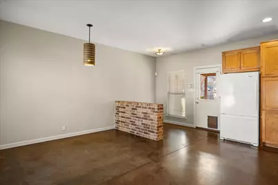 211 Turner Circle, Granbury, TX 76048 - Photo 9