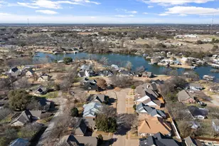 211 Turner Cir, Granbury, TX 76048 - Photo 33