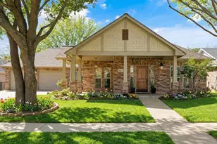 211 Turner Cir, Granbury, TX 76048 - Photo 1