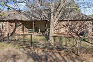 211 Turner Cir, Granbury, TX 76048 - Photo 31