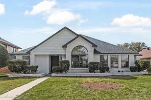 4145 Briar Hill Dr, Grand Prairie, TX 75052 - Photo 3