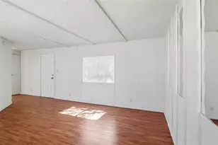 1329 Fox Hollow Ct, Pelican Bay, TX 76020 - Photo 7