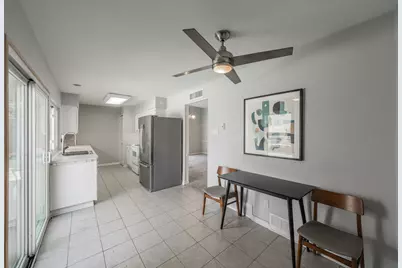 714 Woodlawn Lane, Grand Prairie, TX 75052 - Photo 11