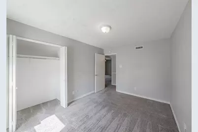 714 Woodlawn Lane, Grand Prairie, TX 75052 - Photo 15