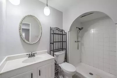 714 Woodlawn Lane, Grand Prairie, TX 75052 - Photo 19