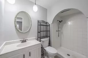 714 Woodlawn Ln, Grand Prairie, TX 75052 - Photo 19