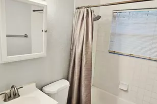 5563 Richardson St, Fort Worth, TX 76119 - Photo 9