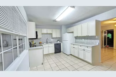 5563 Richardson Street, Fort Worth, TX 76119 - Photo 3