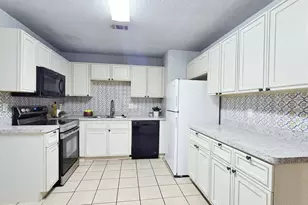 5563 Richardson St, Fort Worth, TX 76119 - Photo 5