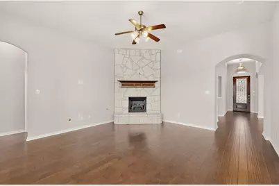 909 Foxtail Drive, Mansfield, TX 76063 - Photo 5