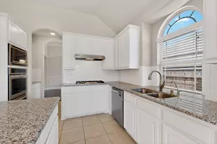 909 Foxtail Dr, Mansfield, TX 76063 - Photo 11