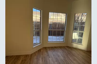 2801 Country Villa Circle, Carrollton, TX 75006 - Photo 17