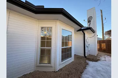 2801 Country Villa Circle, Carrollton, TX 75006 - Photo 35