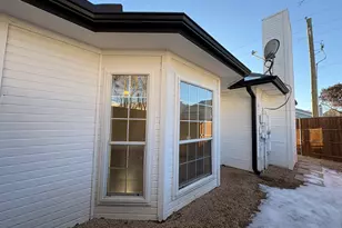 2801 Country Villa Cir, Carrollton, TX 75006 - Photo 35